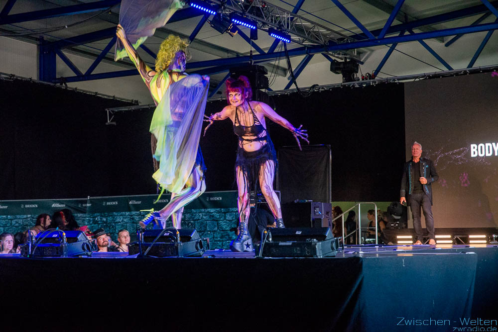 M'era Luna 2026 Fashion Show - Bodypainting by Ira OH