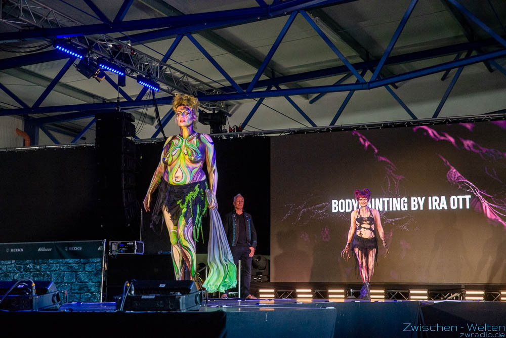 M'era Luna 2026 Fashion Show - Bodypainting by Ira OH