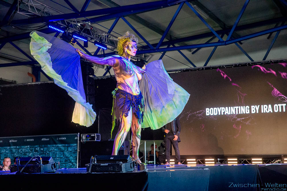 M'era Luna 2026 Fashion Show - Bodypainting by Ira OH