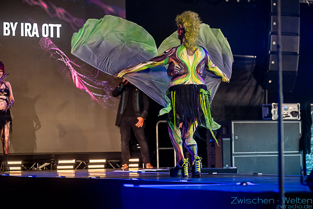 M'era Luna 2026 Fashion Show - Bodypainting by Ira OH